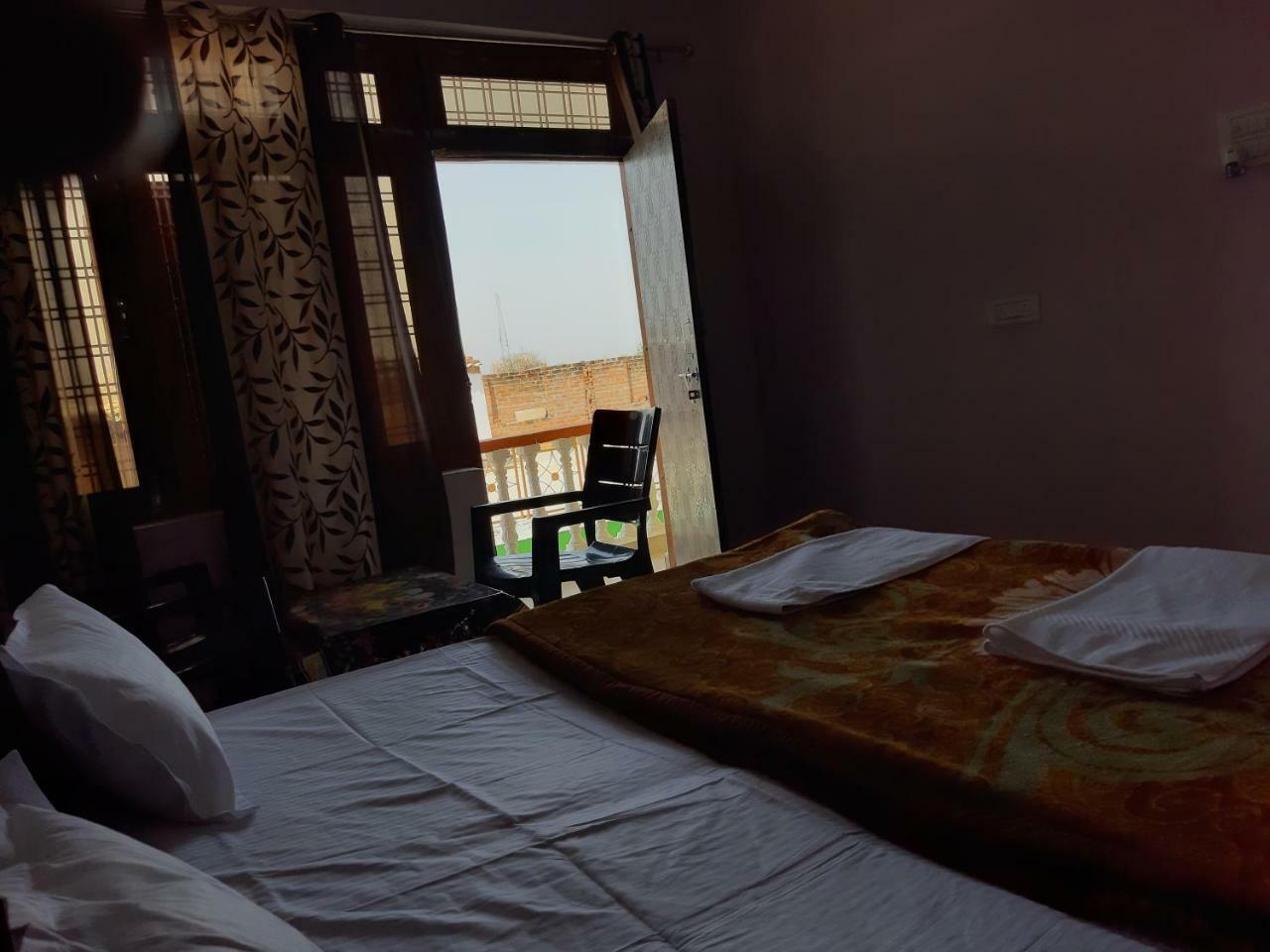 Shree Ram Homestay Orchha Ngoại thất bức ảnh