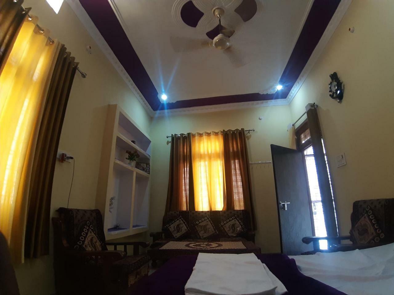 Shree Ram Homestay Orchha Ngoại thất bức ảnh